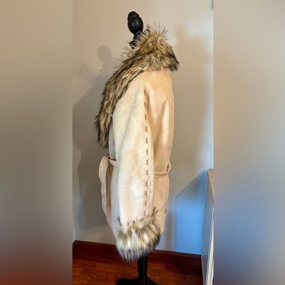 Tasha Polizzi Collection faux fur coat size M - Picture 2 of 8
